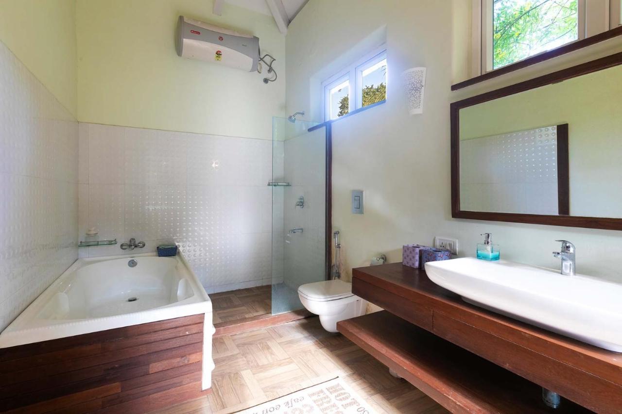 Hamptons Charm By Stayvista Luxury 5Br With Pool, Lawn & Table Tennis Alībāg Extérieur photo